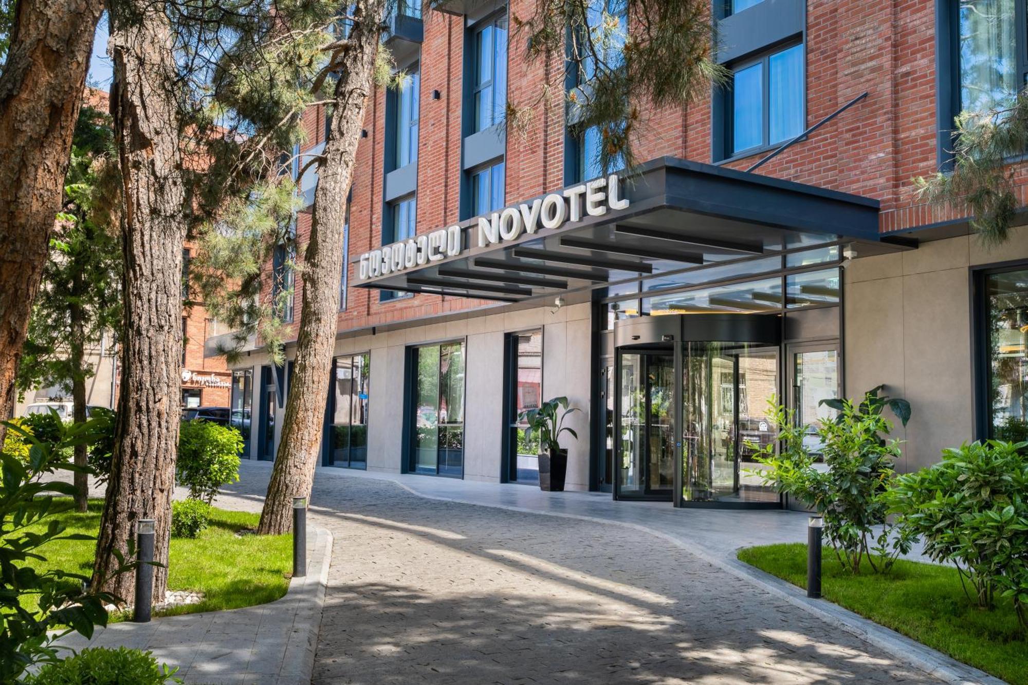Novotel Tbilisi Center Екстер'єр фото